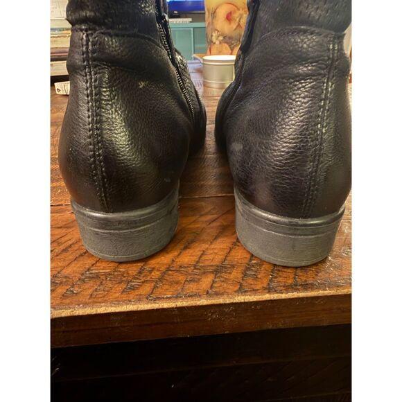 Mix Mooz Sallie Black Leather Ankle boots EUC Sz 39 8.5 - Picture 9 of 9